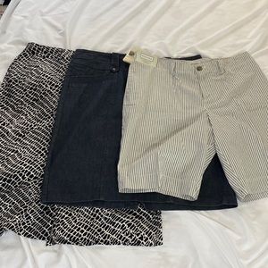 2 pieces total 1 Skirt (Denim) and 1 Shorts. (Black and white skirt unavailable.